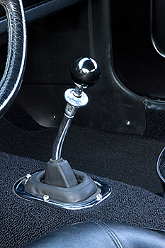 Ellie's custom 4 speed shifter out of a '68 Ford Mustang
