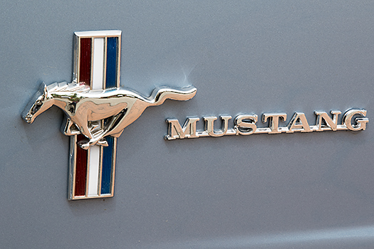 67 Mustang Emblem